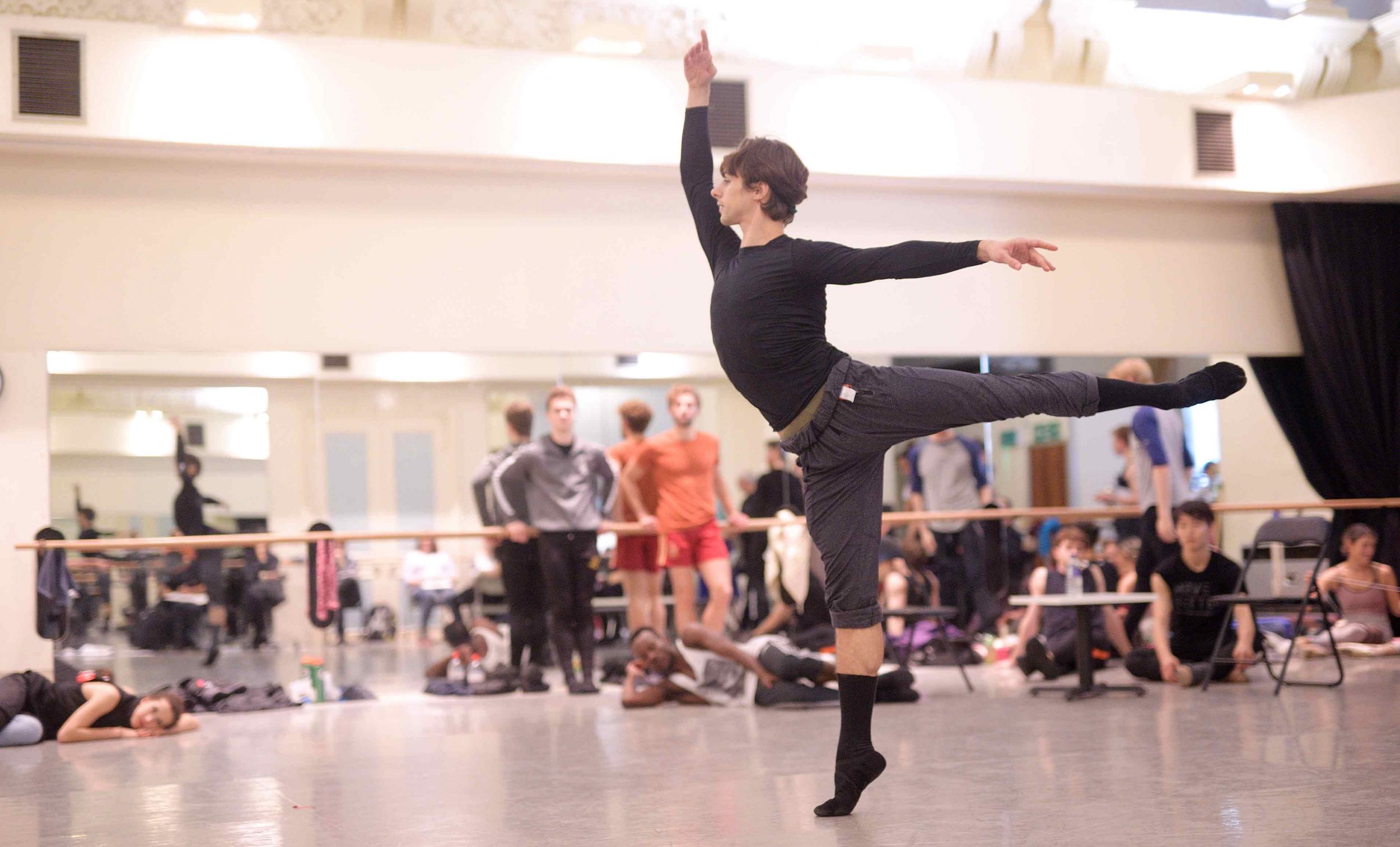 Francesco-Gabriele-Frola-in-rehearsals-for-Manon-(c)-Laurent-Liotardo_WEB