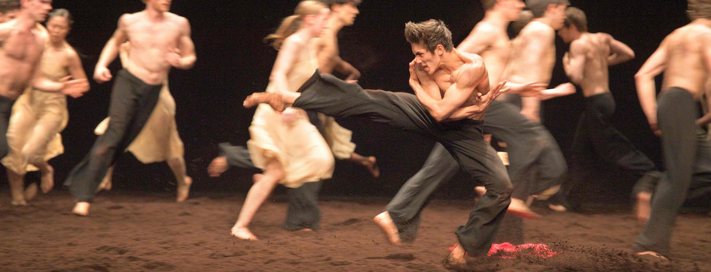 WEB---Erik-Woolhouse-and-ENB-Artists-in-Pina-Bausch's-Le-Sacre-du-printemps-(c)-Laurent-Liotardo