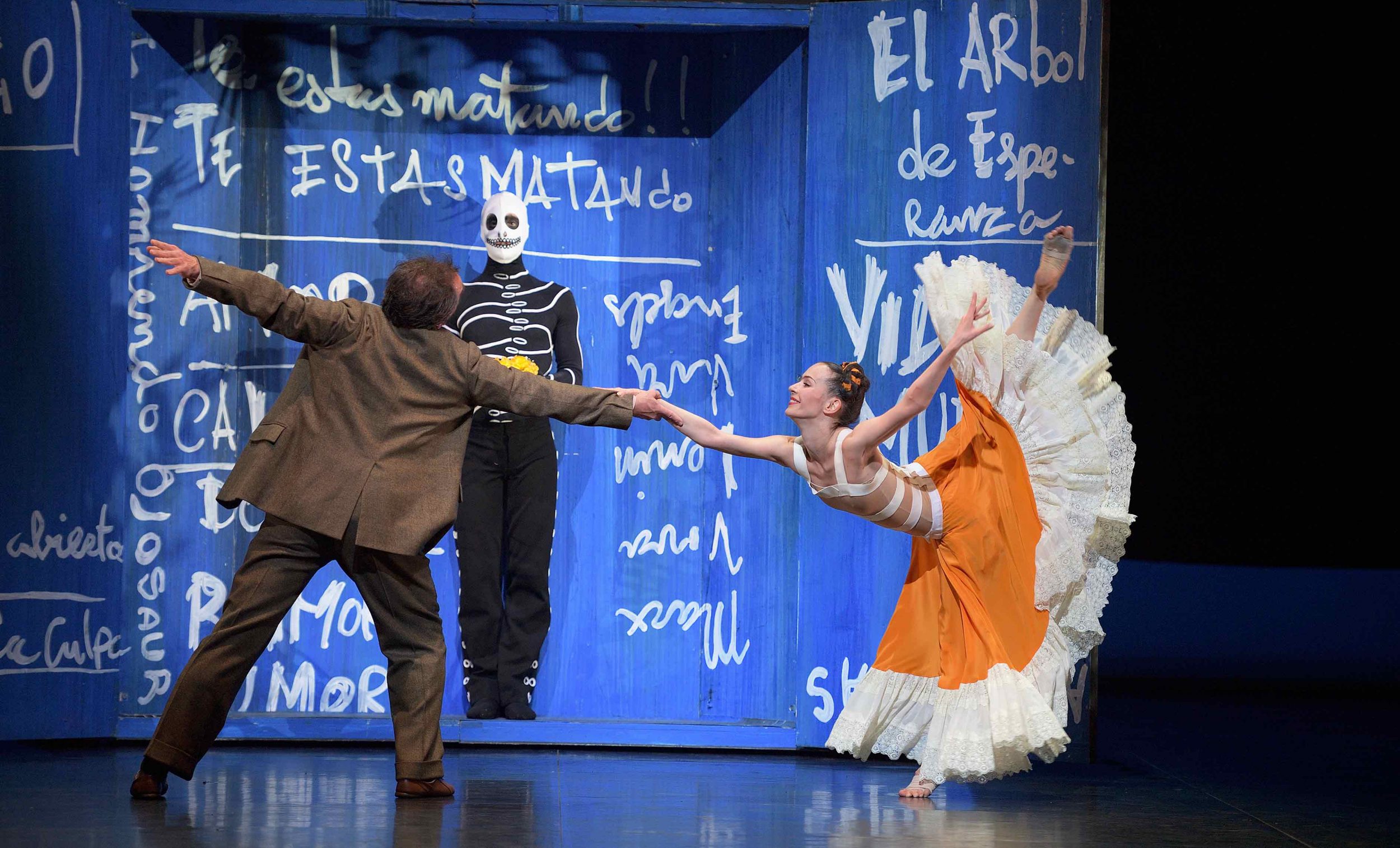 WEB---Katja-Khaniukova-and-Irek-Mukhamedov-in-Annabelle-Lopez-Ochoa's-Broken-Wings-(c)-Laurent-Liotardo