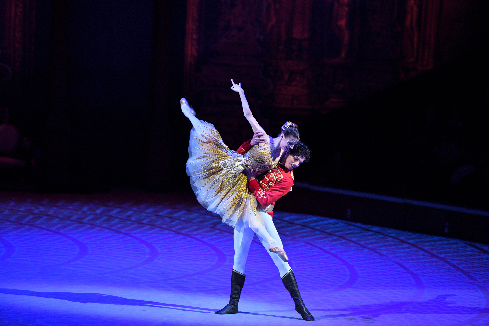 PRESS Alina Cojocaru and Isaac Hernandez in Cinderella in-the-round. The proscenium arch version of Cinderella will be performed in Manchester and Southampton this autumn © Laurent Liotardo