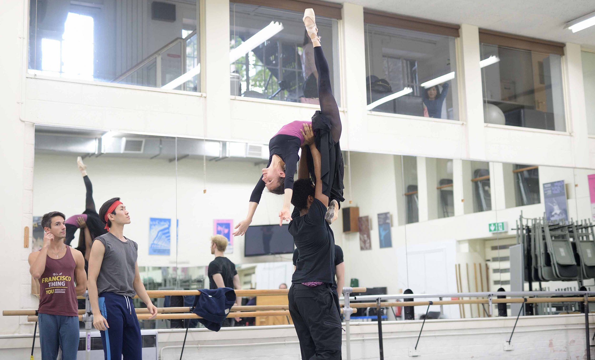 Alina-Cojocaru-and-Junor-Souza-in-rehearsals-for-Manon-(c)-Laurent-Liotardo_WEB