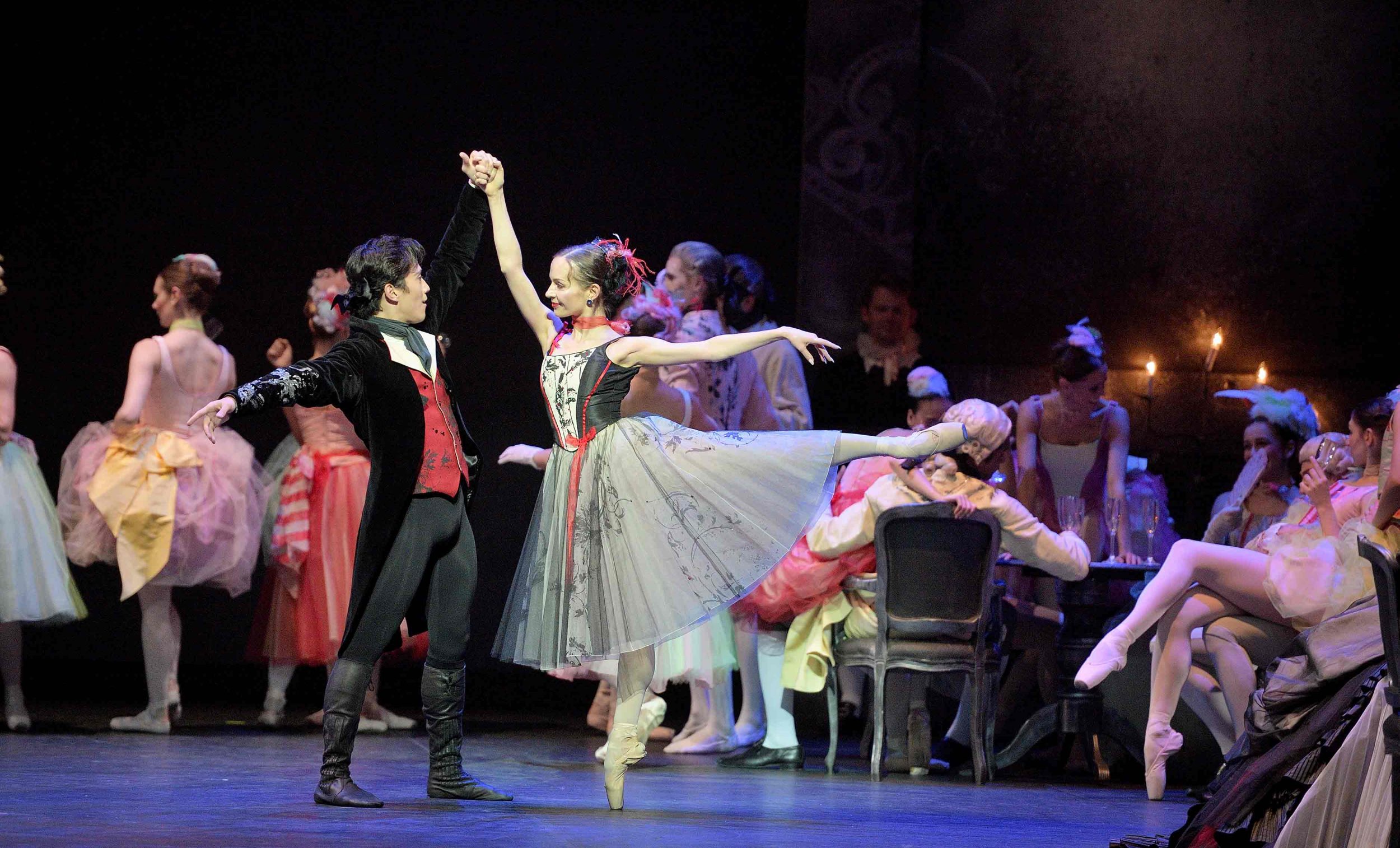 Jeffrey-Cirio-and-Katja-Khaniukova-in-Manon-(c)-Laurent-Liotardo_WEB