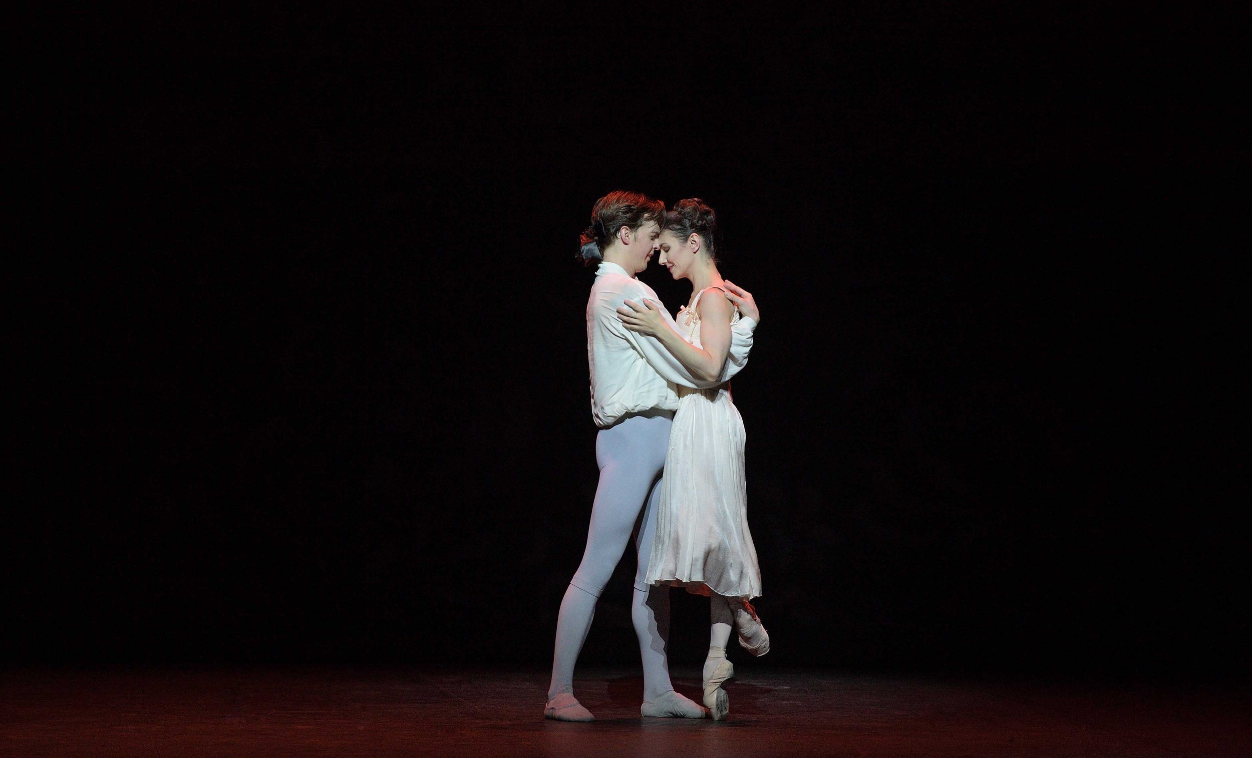 Joseph-Caley-and-Alina-Cojocaru-in-Manon-(c)-Laurent-Liotardo