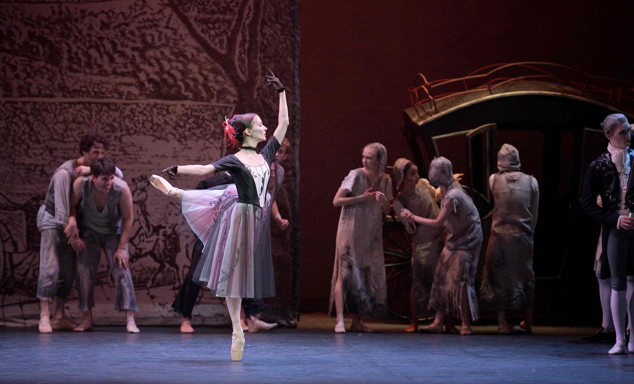 Katja-Khaniukova-in-Manon-(c)-Laurent-Liotardo_WEB