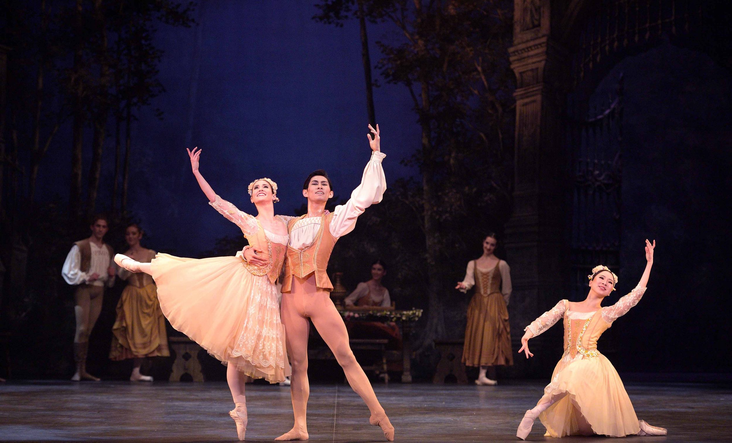 Alison-McWhinney,-Ken-Saruhashi-and-Rina-Kanehara-(c)-Laurent-Liotardo_WEB