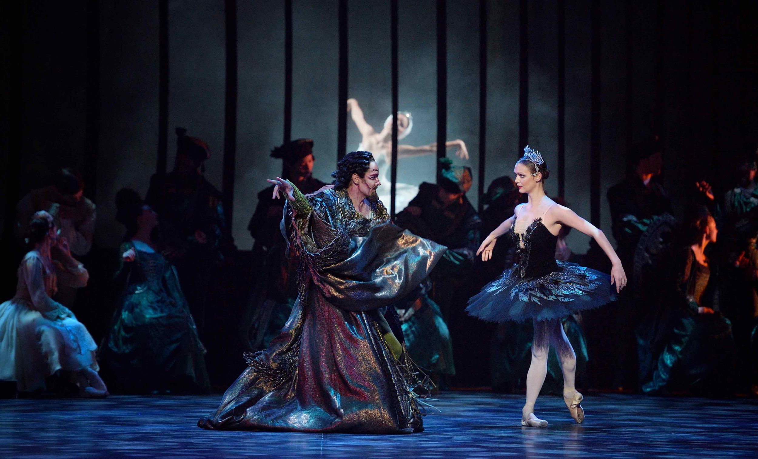 James-Streeter-and-Jurgita-Dronina-in-Swan-Lake-©-Laurent-Liotardo_WEB