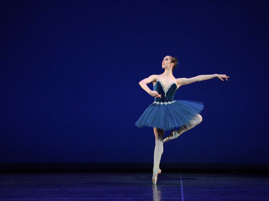 WEB-Alice-Bellini-performing-Grand-Pas-Classique-(c)-Laurent-Liotardo