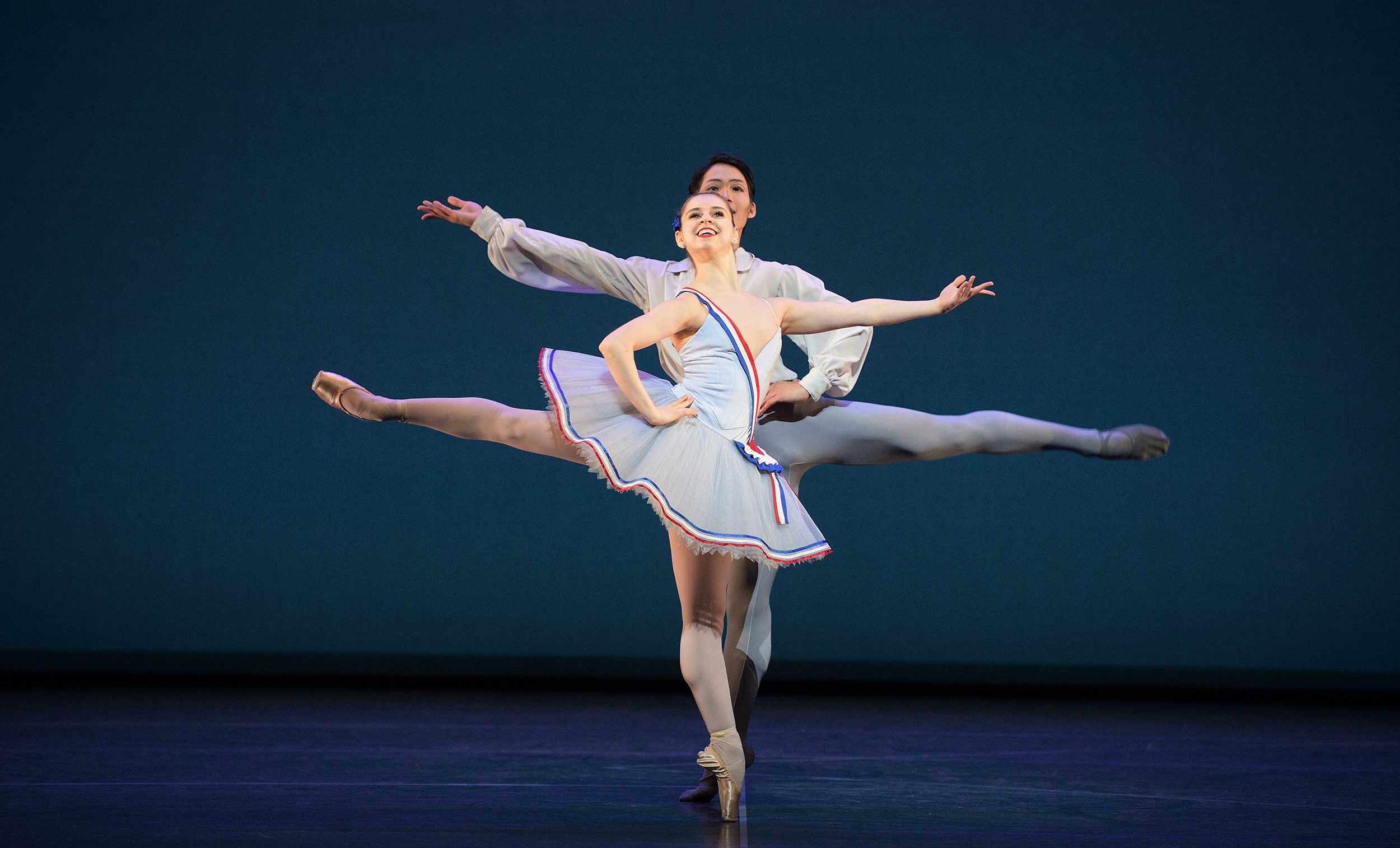 WEB-Julia-Conway-and-Rentaro-Nakaaki-dancing-Flames-of-Paris-(c)-Laurent-Liotardo