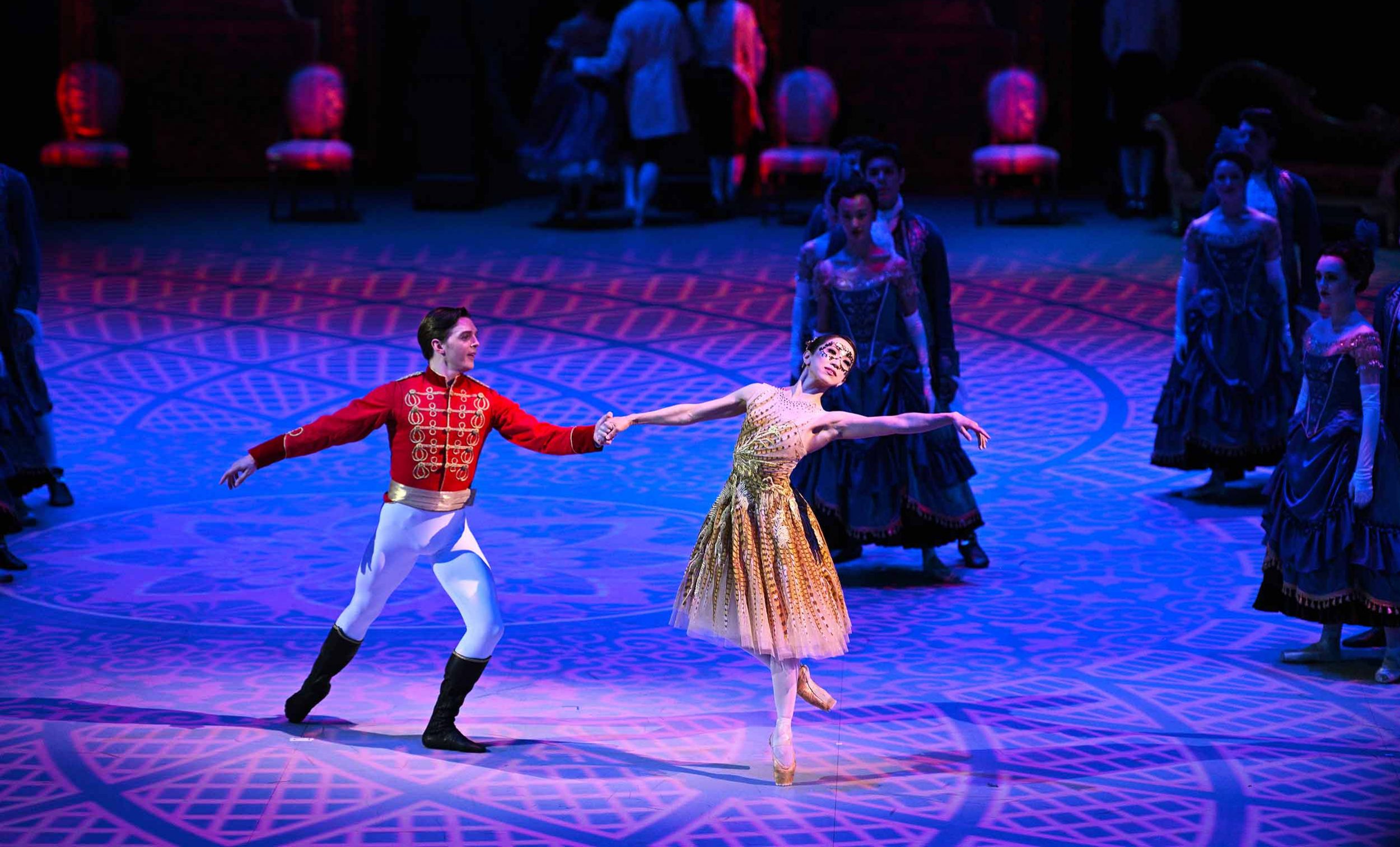 Joseph-Caley-and-Erina-Takahashi-in-Cinderella-in-the-round-(c)-Laurent-Liotardo