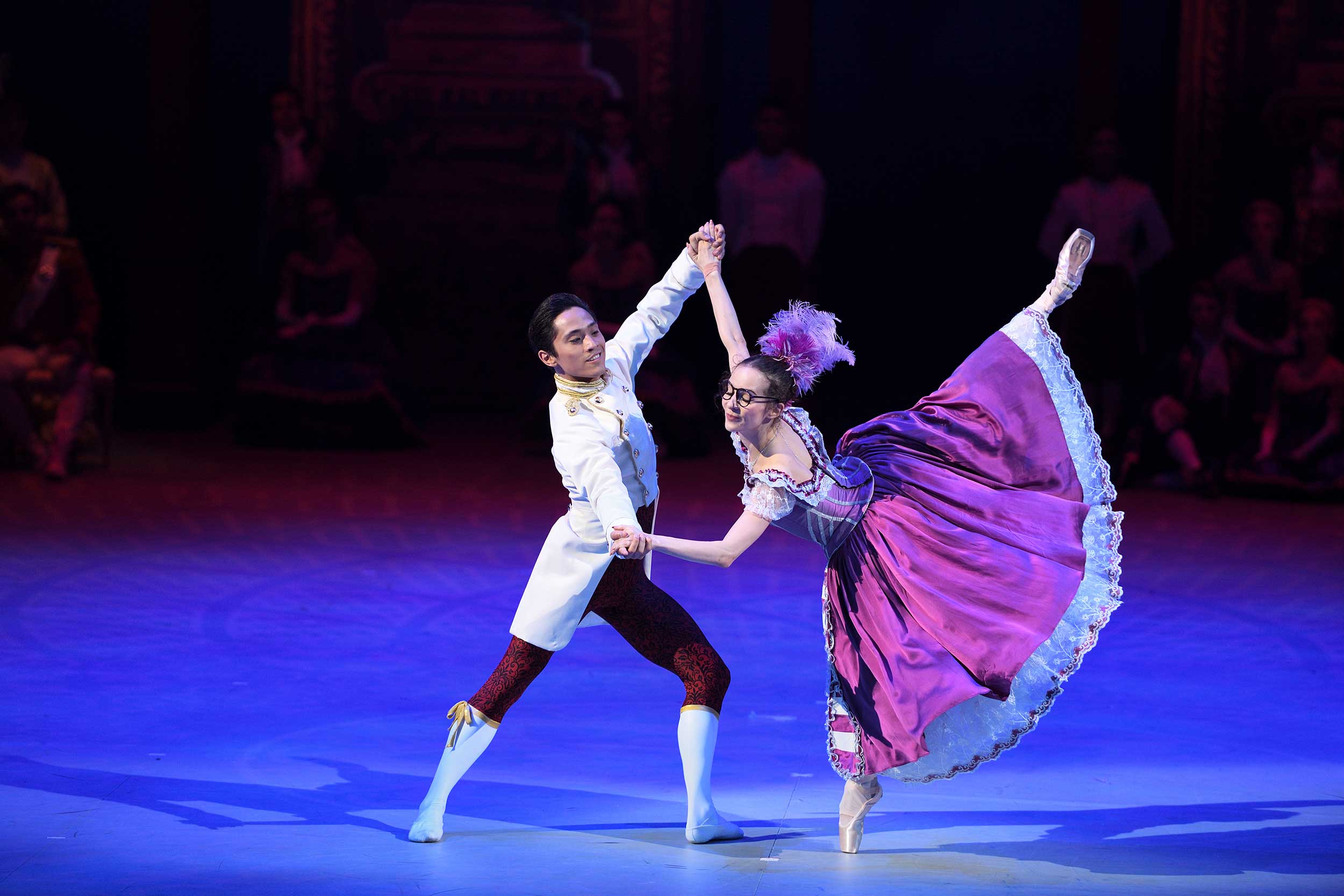 Cinderella in-the-round: Benjamin and Clementine pas de deux (extract) | English National Ballet