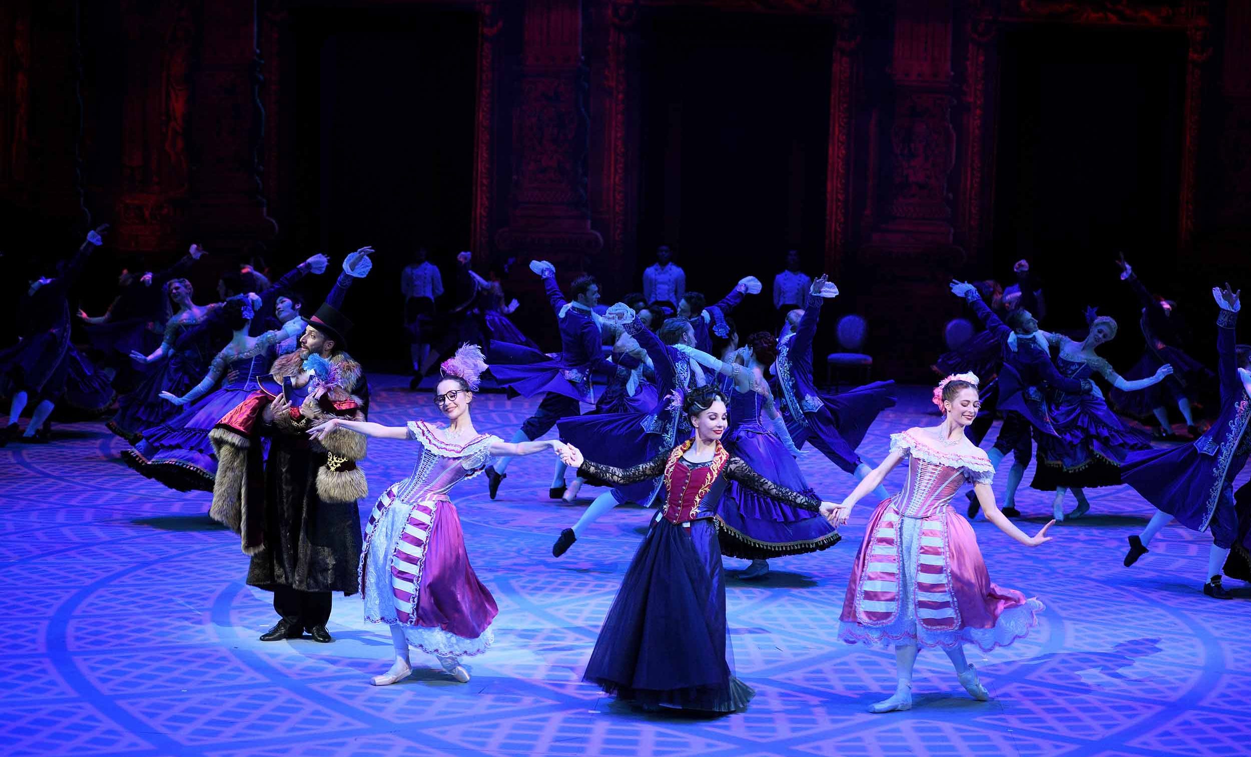 Katja Tamara and Emma in Cinderella in-the-round (c) Laurent Liotardo.