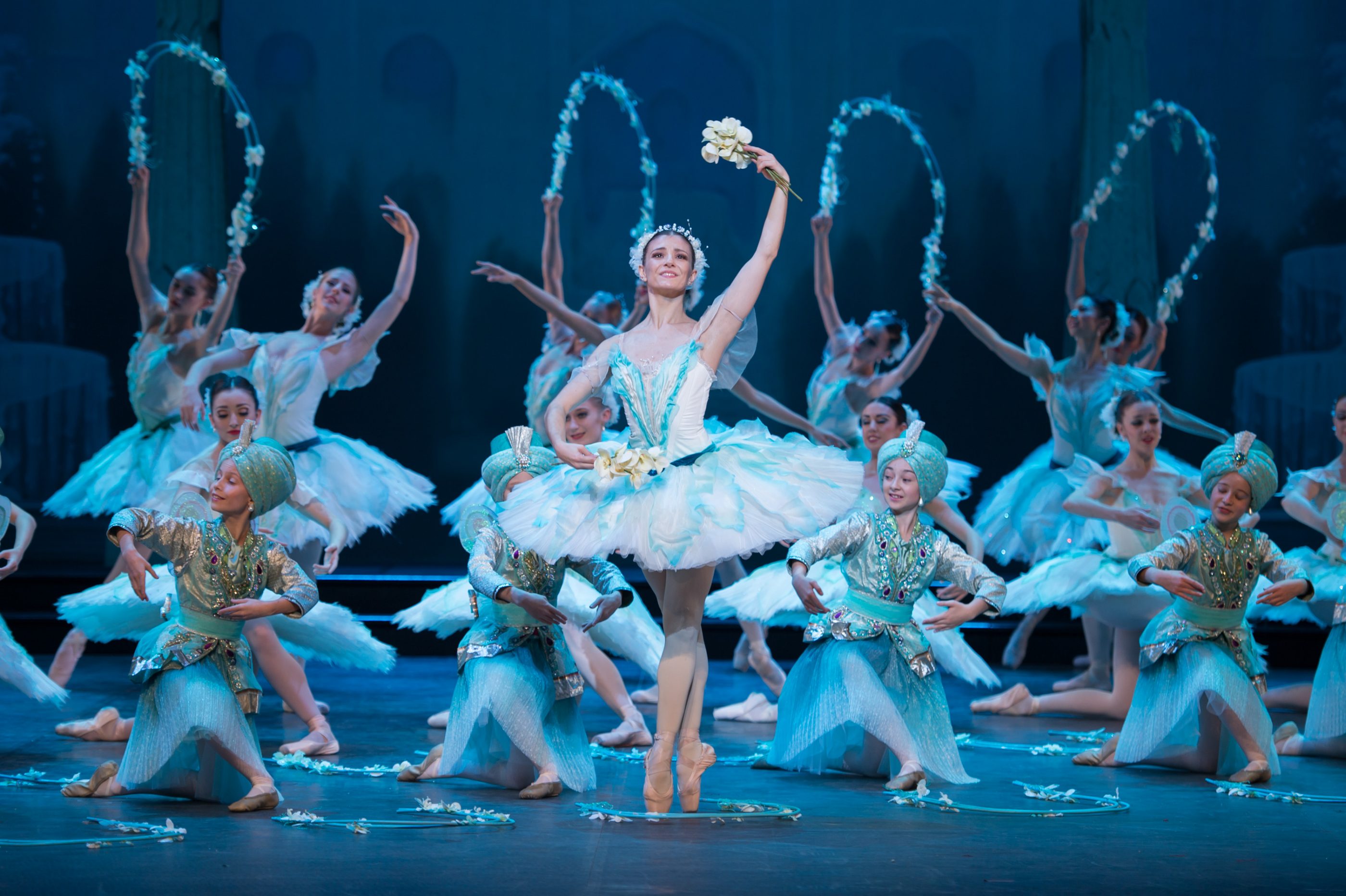 Le Corsaire: Alina Cojocaru in the Enchanted Garden scene (extract) | English National Ballet