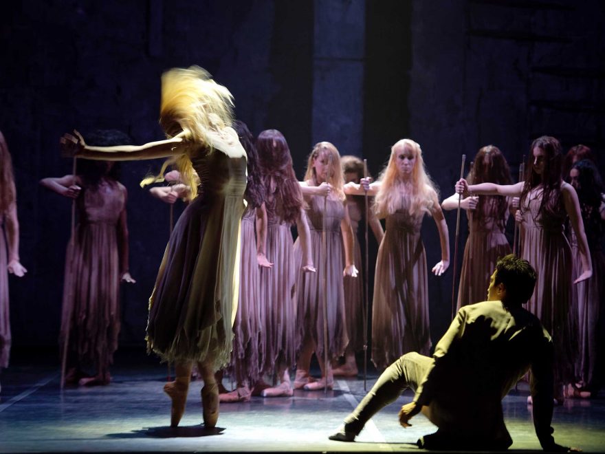 WEB-Stina-Quagebeur-and-Jeffrey-Cirio-in-Akram-Khan's-Giselle-(c)-Laurent-Liotardo