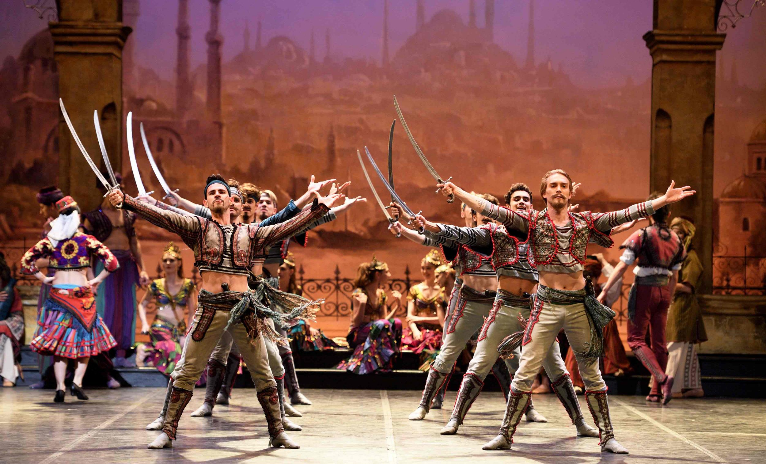 English National Ballet in Le Corsaire © Laurent Liotardo.