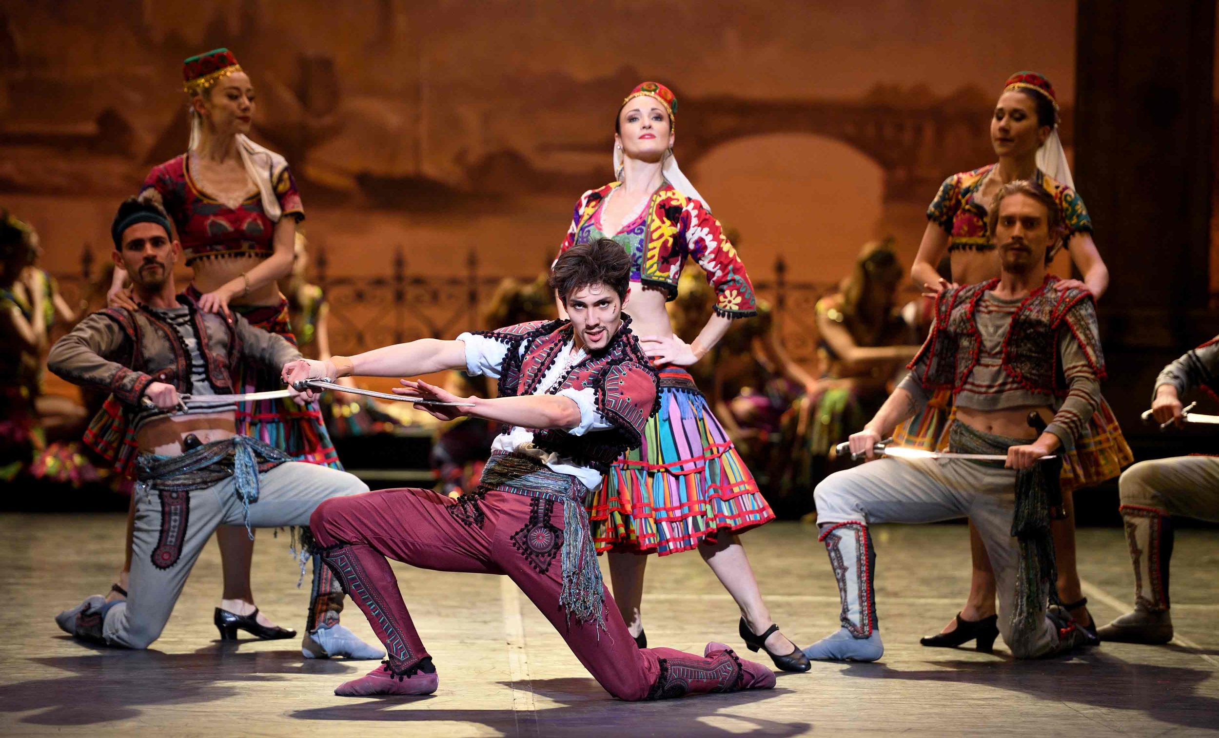 Erik Woolhouse as Birbanto in Le Corsaire © Laurent Liotardo.