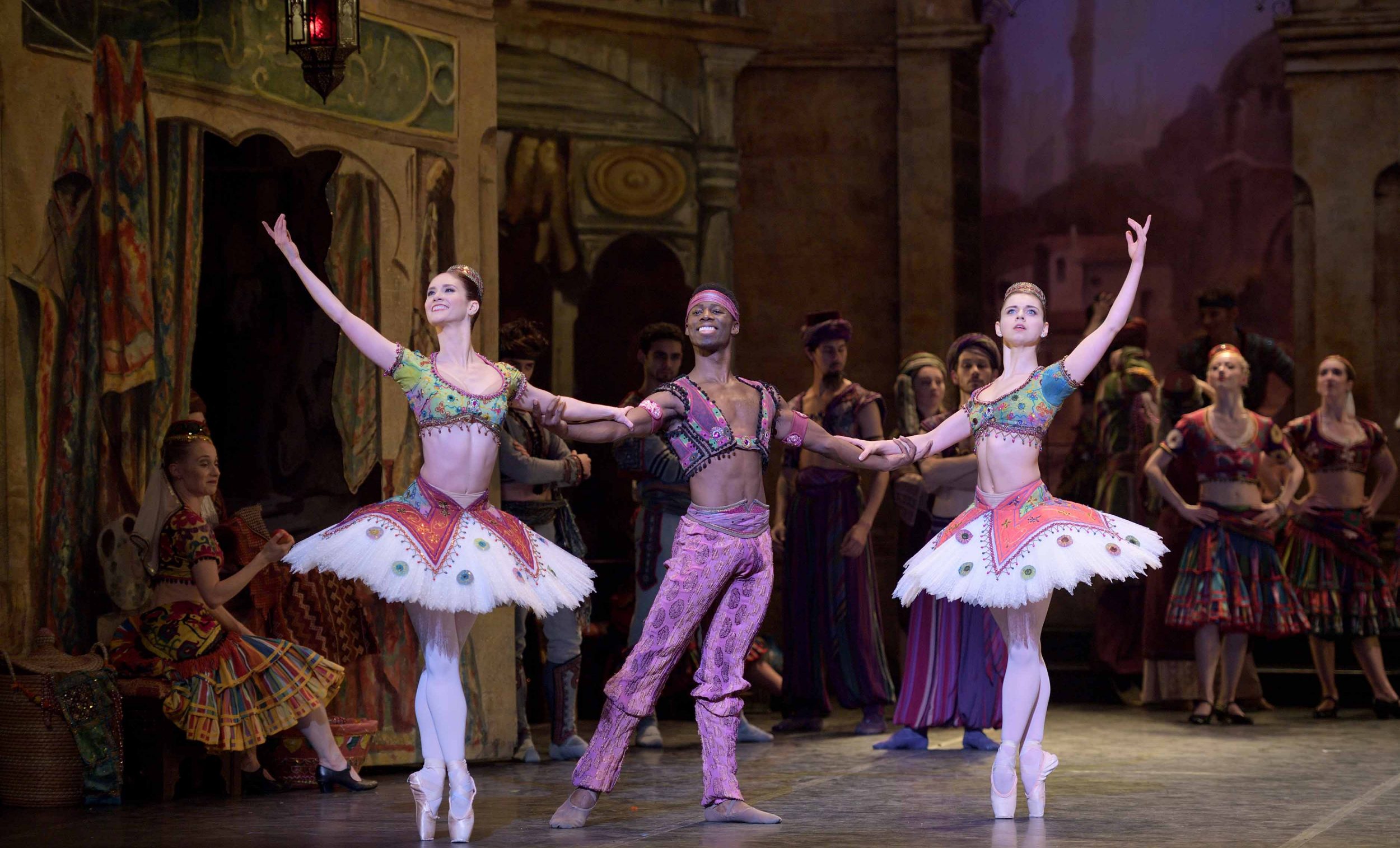 Alison McWhinney, Brooklyn Mack and Julia Conway in Le Corsaire © Laurent Liotardo.