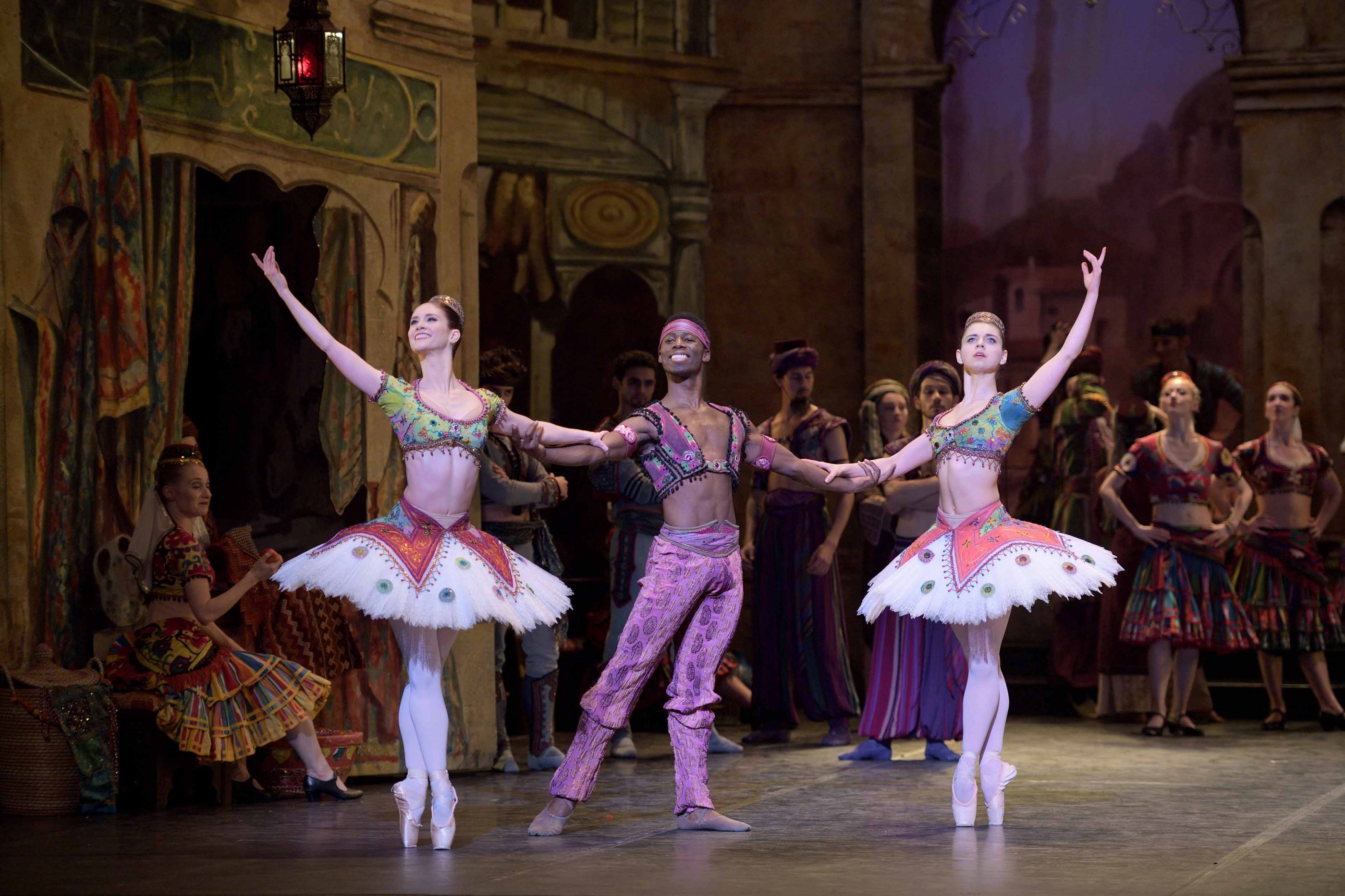 English National Ballet dancers in Le Corsaire