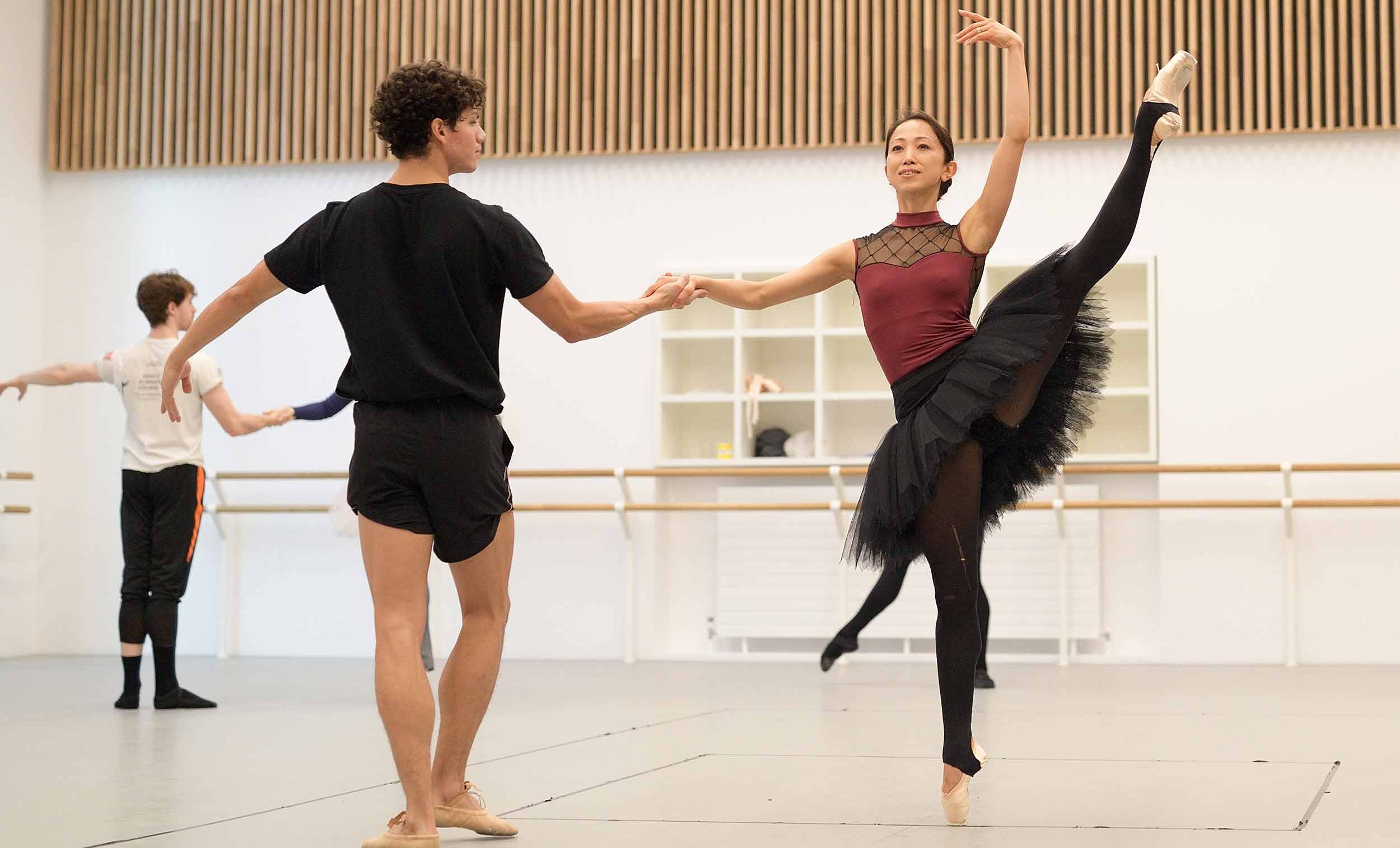 Erina-Takahshi-and-Isaac-Hernandez-rehearse-Etudes-English-National-Ballet's-70th-Anniversary-Gala-(c)-Laurent-Liotardo
