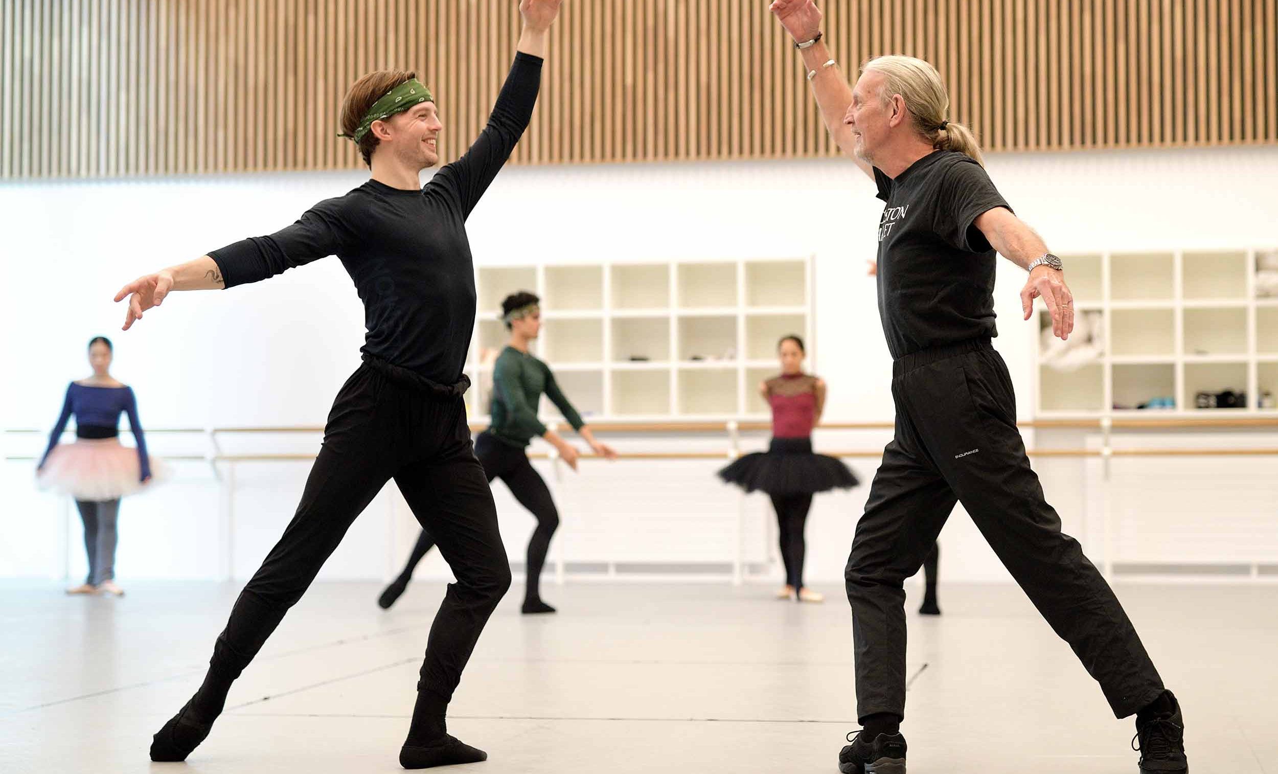 Johnny-Eliasen-leads-an-Etudes-rehearsal-with-Joseph-Caley-ahead-of-70th-Anniversary-Gala-(c)-Laurent-Liotardo