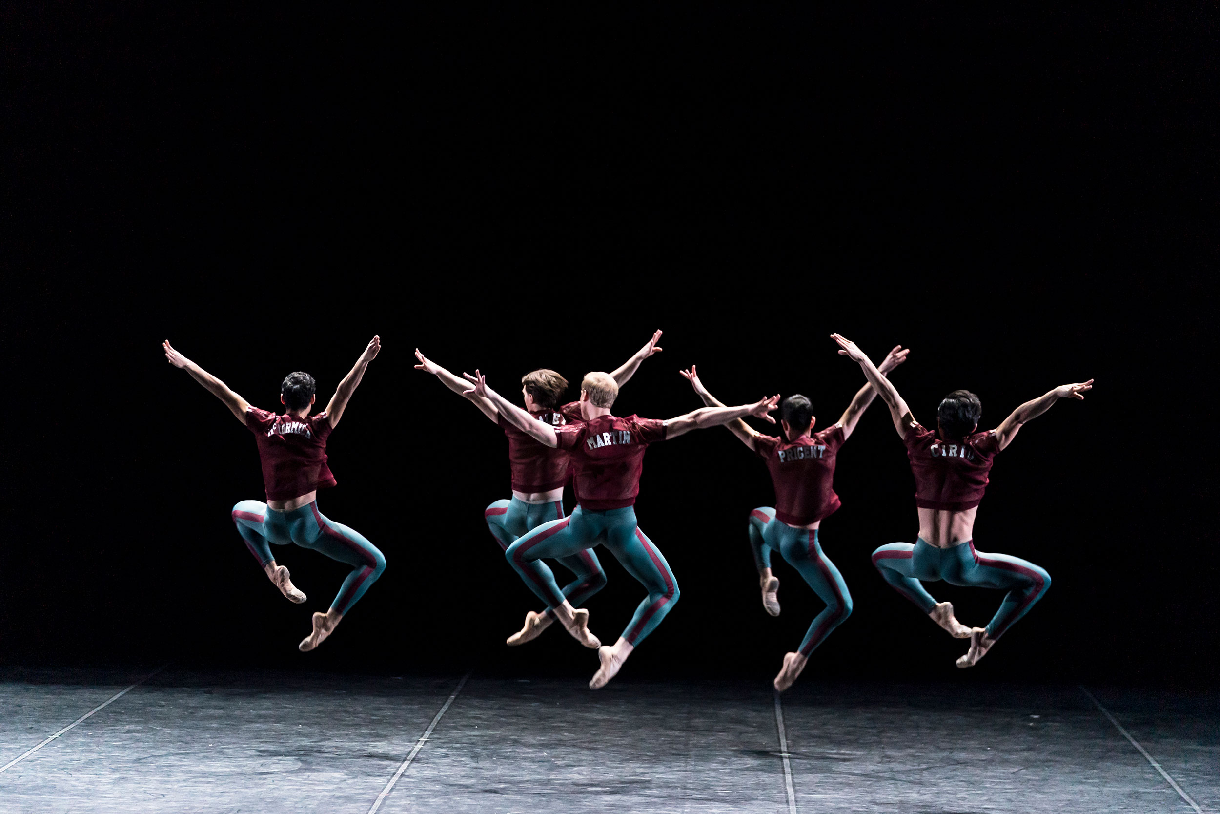 English National Ballet in William Forsythe's Playlist (Track 2) during the 70th Anniversary Gala © Bill Cooper.