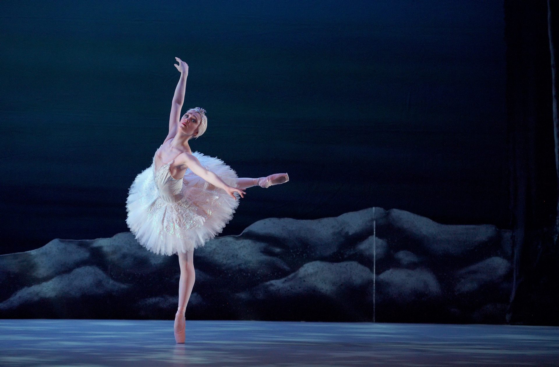 PRESS Chloe Keneally as Odette in My First Ballet: Swan Lake © Laurent Liotardo
