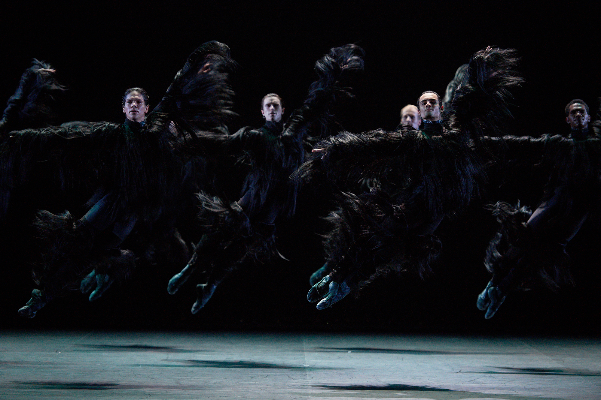 PRESS English-National-Ballet-in-Fantastic-Beings-by-Aszure-Barton-c-Laurent-Liotardo-2