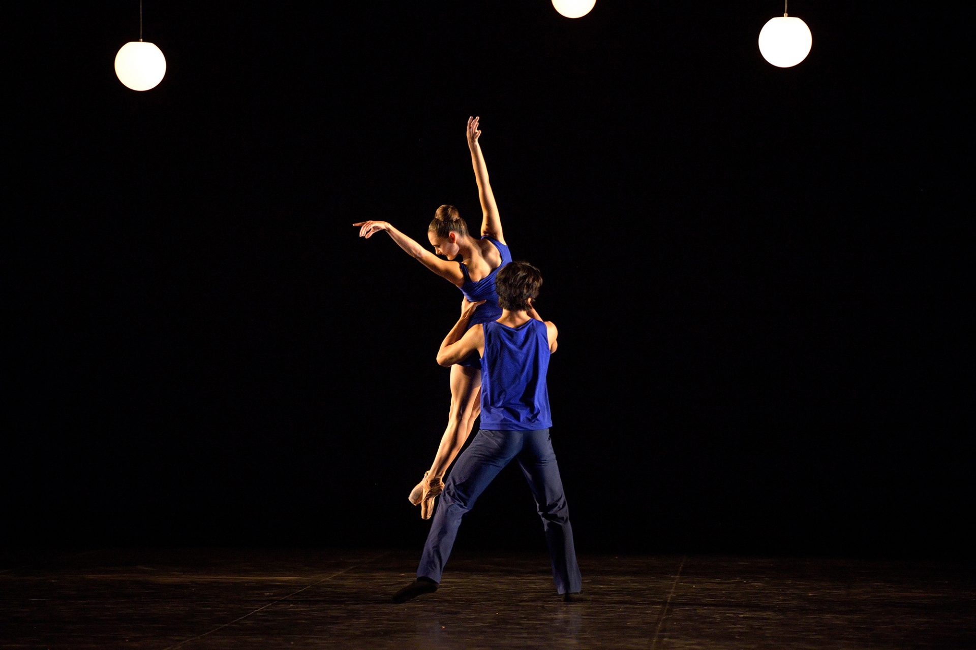 Angela-Wood-Rentaro Nakaaki-in-Take-Five-Blues-by-Stina-Quagebeur-English-National-Ballet's-Reunion-(c)-Laurent-Liotardo_2000x1333