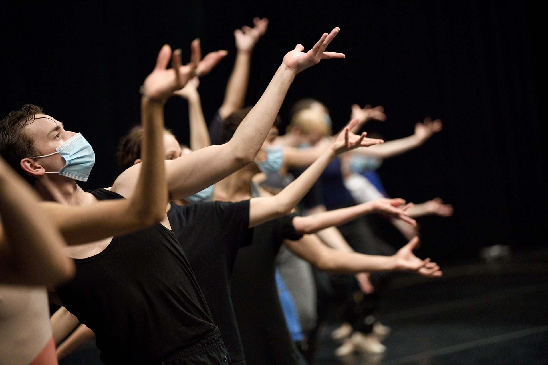 English-National-Ballet-dancers-in-rehearsal-for-Creature-by-Akram-Khan-©-Laurent-Liotardo-2000x1333