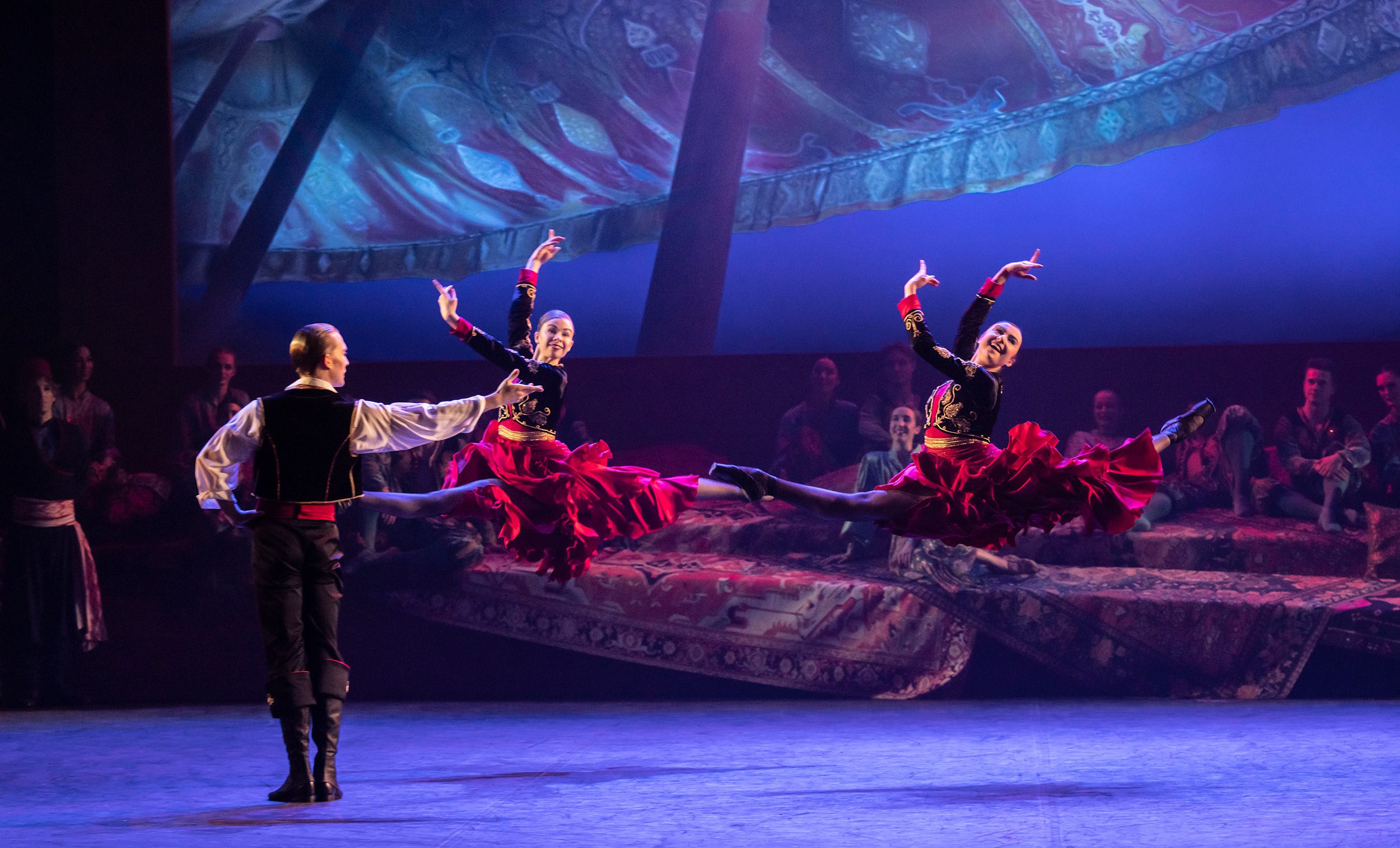 English National Ballet dancers in Tamara Rojo's Raymonda © Johan Persson