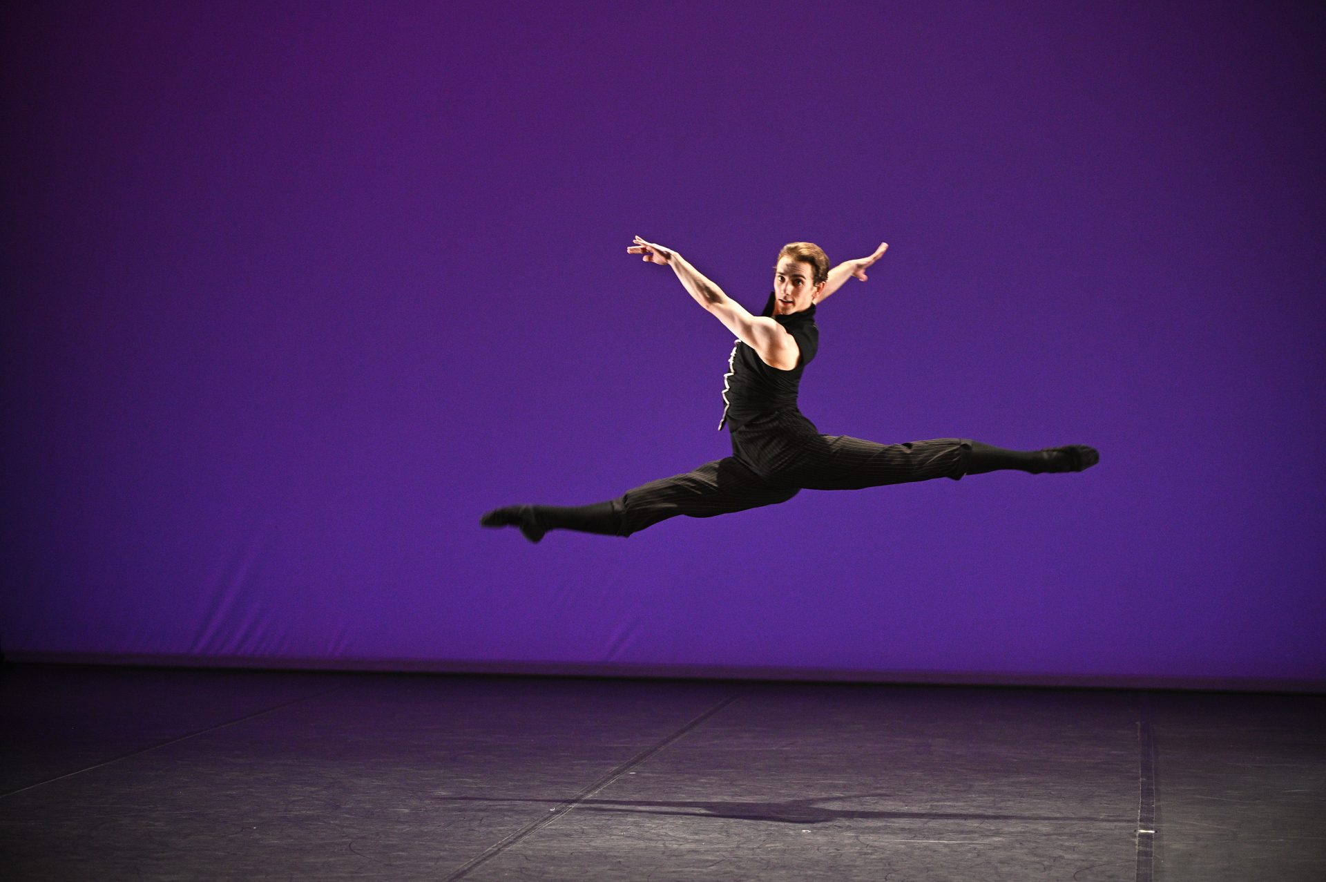 Eric Snyder dancing Rentaro Nakaaki's Cha Cha and Tiara in Emerging Dancer 2022 (c) Laurent Liotardo