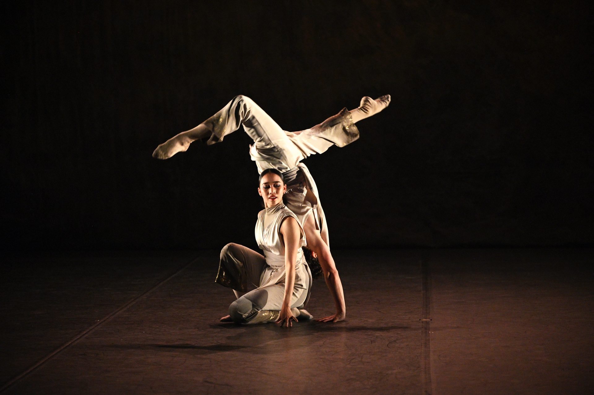 Ashley Coupal and Noam Durand dancing Ceyda Tanc's NEFES in Emerging Dancer 2022 (c) Laurent Liotardo (2)